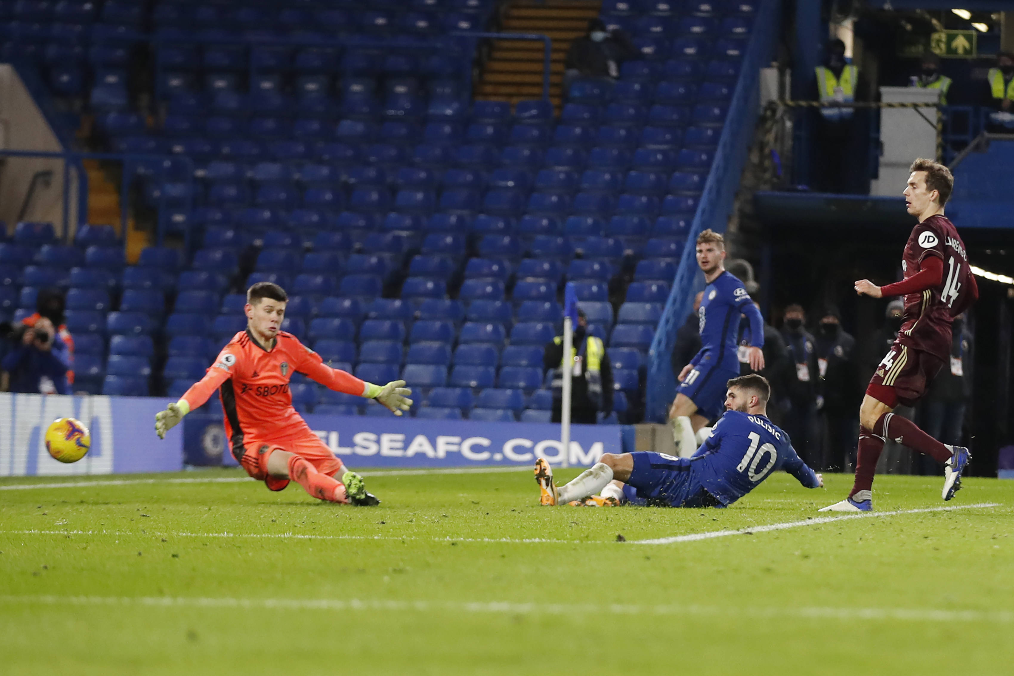 稳居英超的 稳居英超的